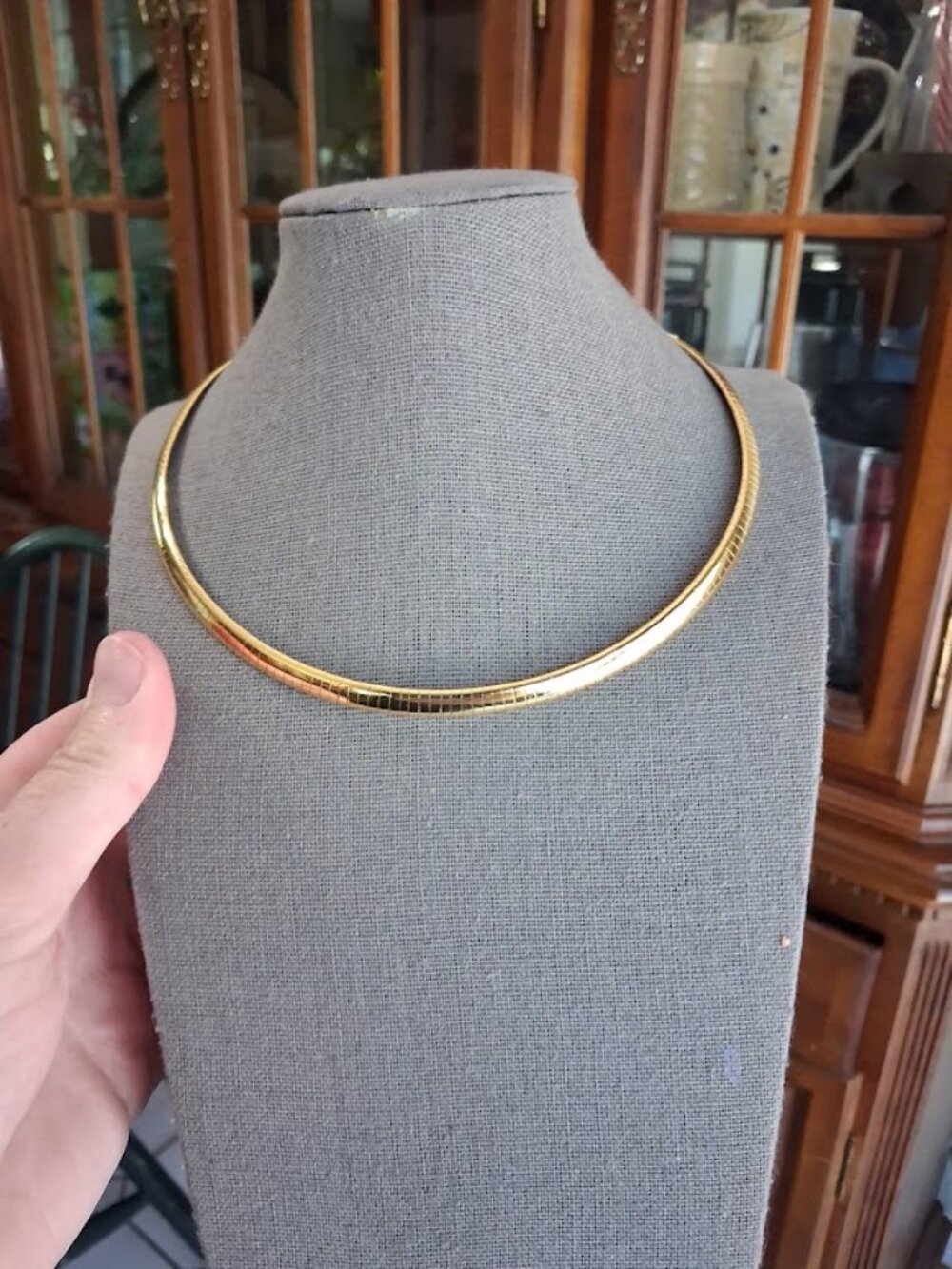 Choker necklace